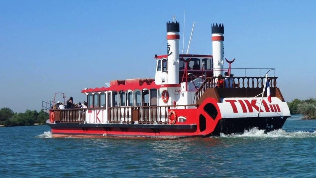 Mini-croisière sur le petit Rhône avec le Tiki III Mini-croisière sur le petit Rhône avec le Tiki III