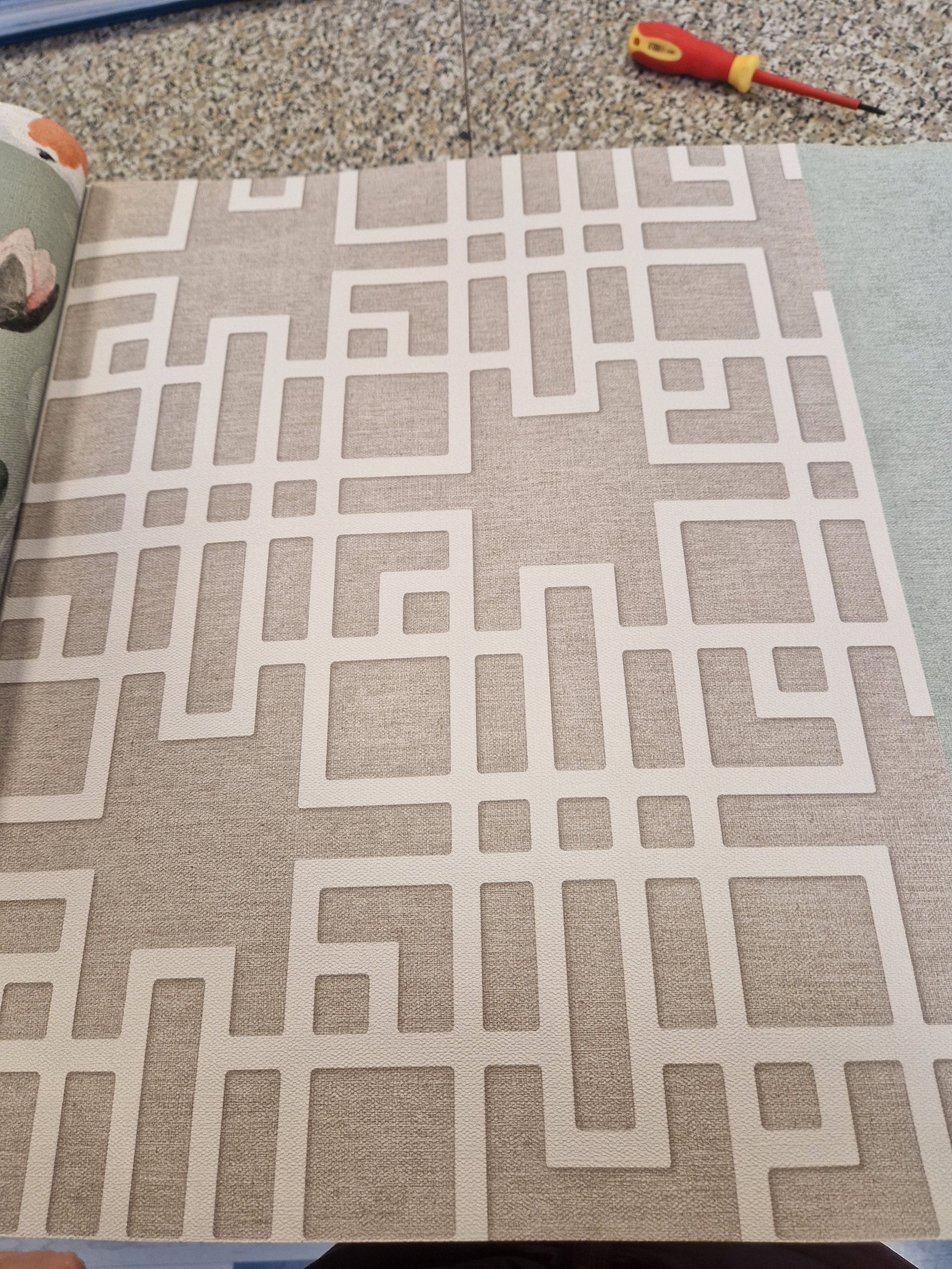 Eine kleine Auswahl an Design-Tapeten aus unseren Musterkatalogen. Vereinbaren Sie gerne einen Termin bei uns!