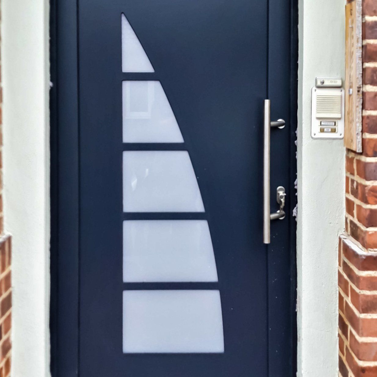 Fenster und Haustüren hergestellt von der Treppenbau und Bautischlerei Frank Gerhardt Fenster und Haustüren hergestellt von der Treppenbau und Bautischlerei Frank Gerhardt