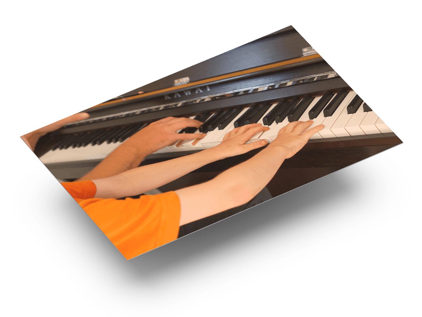 Kind zusammen mit Klavierlehrer Johannes Poerschke am Klavier