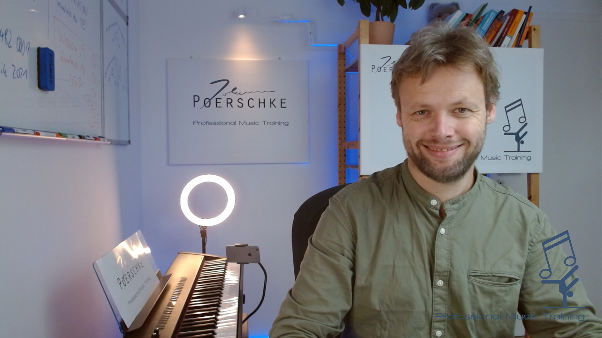 Johannes Poerschke - Klavierlehrer und Gitarrenlehrer. Auch im topmodernen Onlineunterricht.