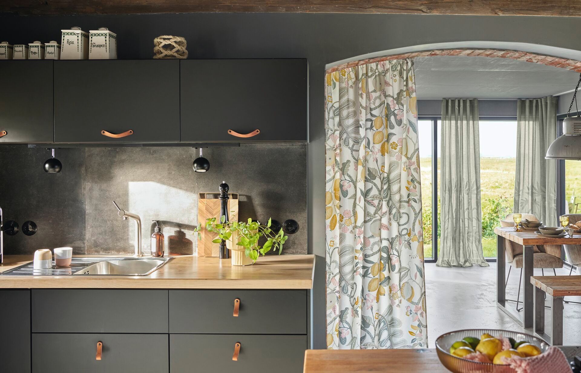 Gardisette Gardinen und Vorhänge
fichtner raumausstatter brandis wohnideen wohnstoffe sonnenschutz boden tapeten bodenbelag fenstervorhänge wandgestaltung polster