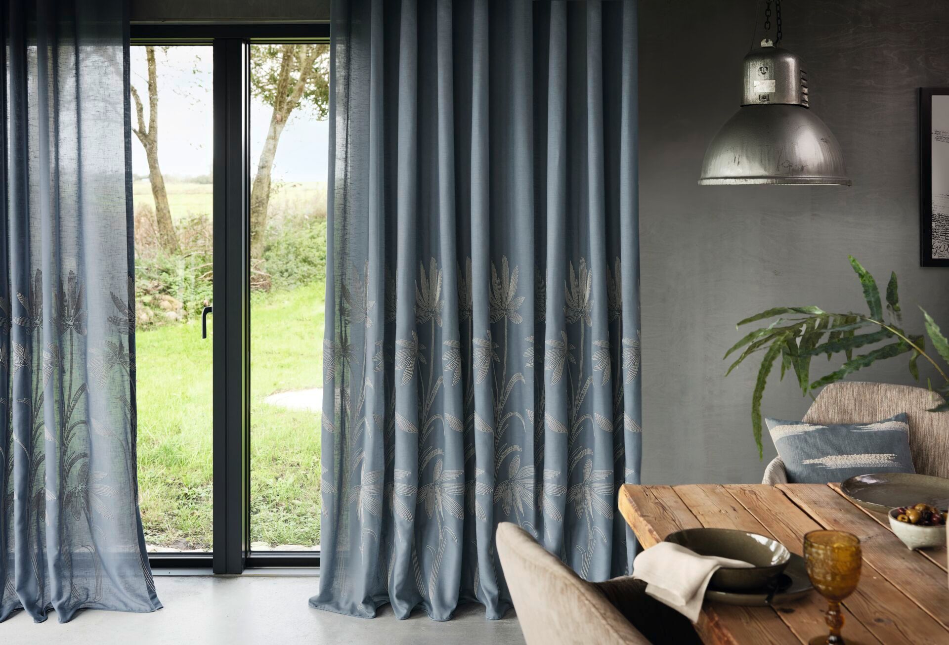 Gardisette Gardinen und Vorhänge
fichtner raumausstatter brandis wohnideen wohnstoffe sonnenschutz boden tapeten bodenbelag fenstervorhänge wandgestaltung polster