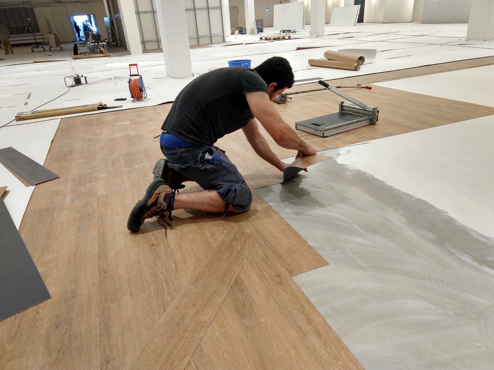 Handwerk Beispiele Arbeitsbeispiele Fensterdekoration Neupolsterung Aufpolsterung Bodenbelag Parkett Wandbekleidung Wandverkleidung Möbelauswahl
fichtner raumausstatter brandis wohnideen wohnstoffe sonnenschutz boden tapeten fenstervorhänge wandgestaltung polster