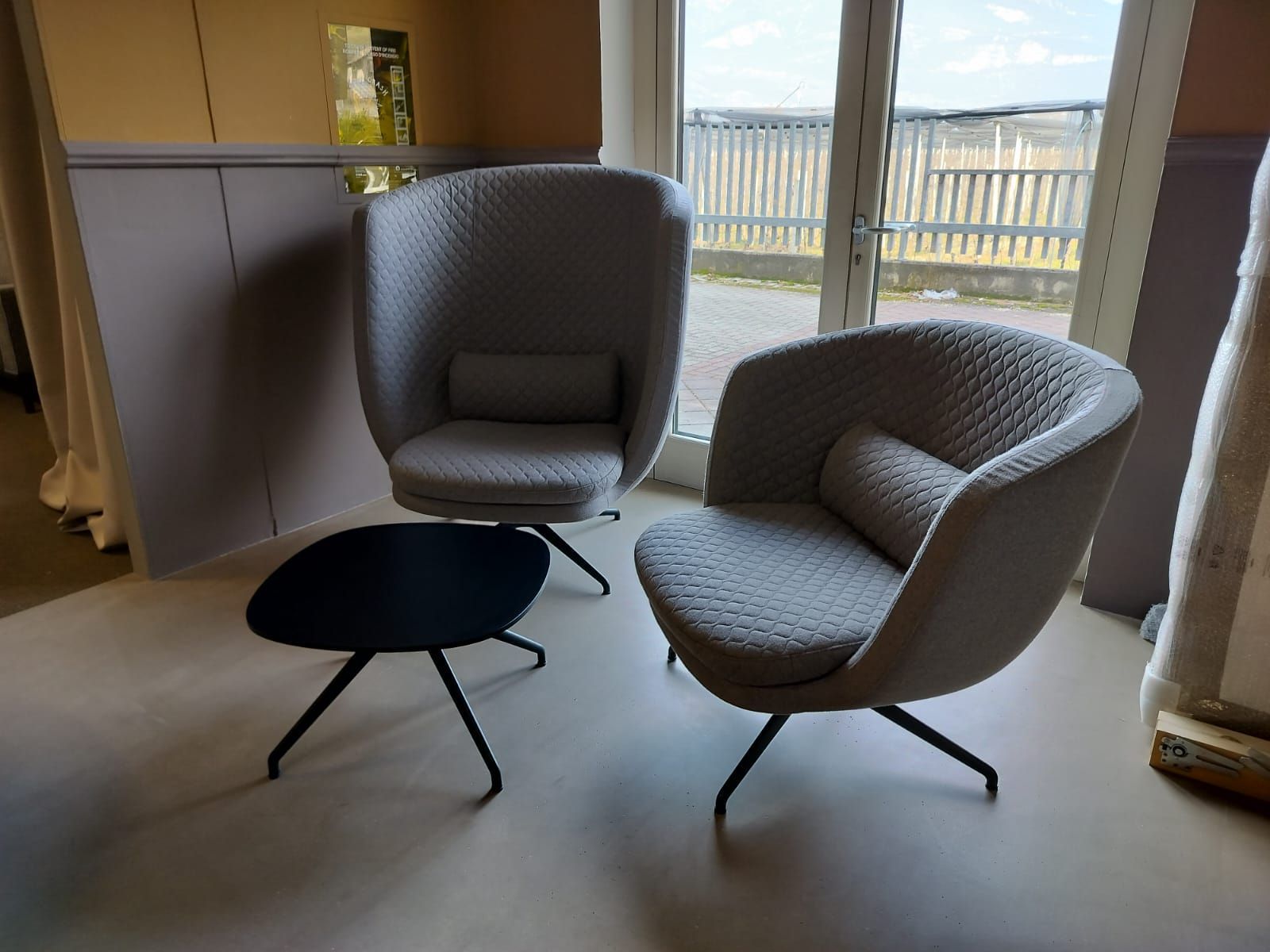 Polstermöbel Wohnraumbeispiel 
fichtner raumausstatter brandis wohnideen wohnstoffe sonnenschutz boden tapeten bodenbelag fenstervorhänge wandgestaltung polster