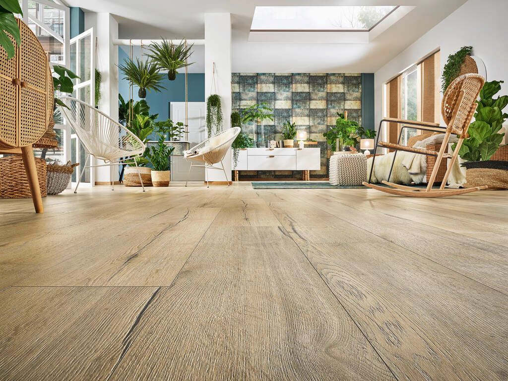 Laminatboden Laminat Beispiel Wohnraum
fichtner raumausstatter brandis wohnideen wohnstoffe sonnenschutz boden tapeten bodenbelag fenstervorhänge wandgestaltung polster