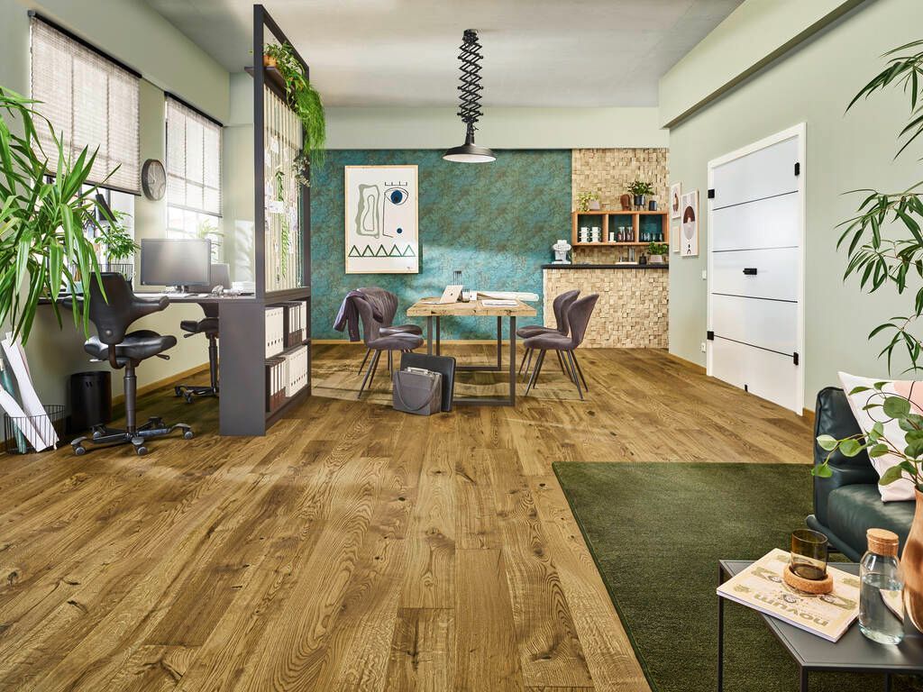 Parkett Beispielwohnraum
fichtner raumausstatter brandis wohnideen wohnstoffe sonnenschutz boden tapeten bodenbelag fenstervorhänge wandgestaltung polster