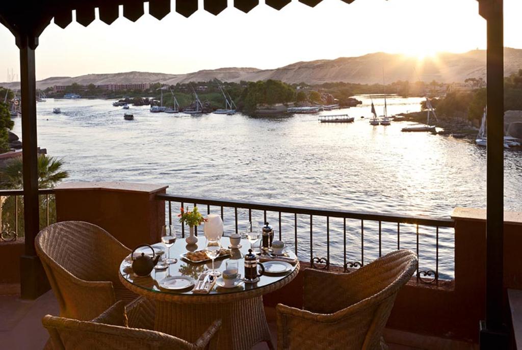 terrasse sur le Nil, Sofitel Legends Old Cataract, Assouan Egypte, hôtel vue Nil Assouan, hôtel Deluxe Assouan, croisières sur le Nil, agence de voyage Egypte, agence de voyage Paris, voyage egypte pas cher, hôtel deluxe tout compris Assouan,