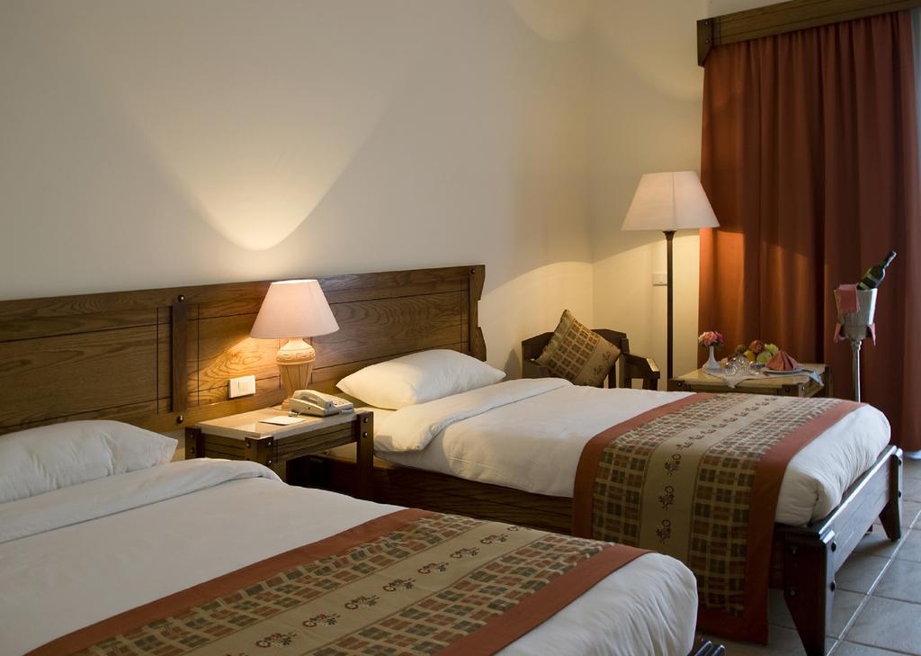 chambre double, Three Corners Fayrouz Plaza Beach Resort, agence de voyage Paris, agence de voyage Egypte, voyage Egypte pas cher, Marsa Alam, mer rouge, hôtel Deluxe mer rouge, vue mer rouge, séjour tout compris mer rouge, hôtel Fayrouz Plaza,