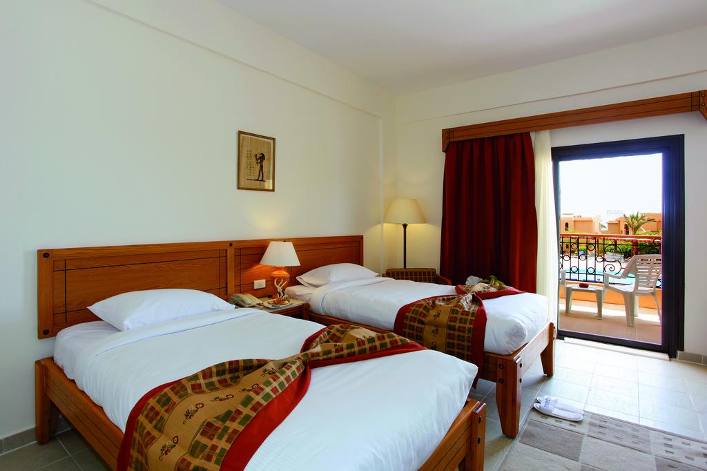Three Corners Fayzouz Plaza Resort, hôtel Deluxe vue mer rouge, hotel mer rouge deluxe, agence de voyage Egypte, Agence de voyage Paris,  plongée mer rouge,