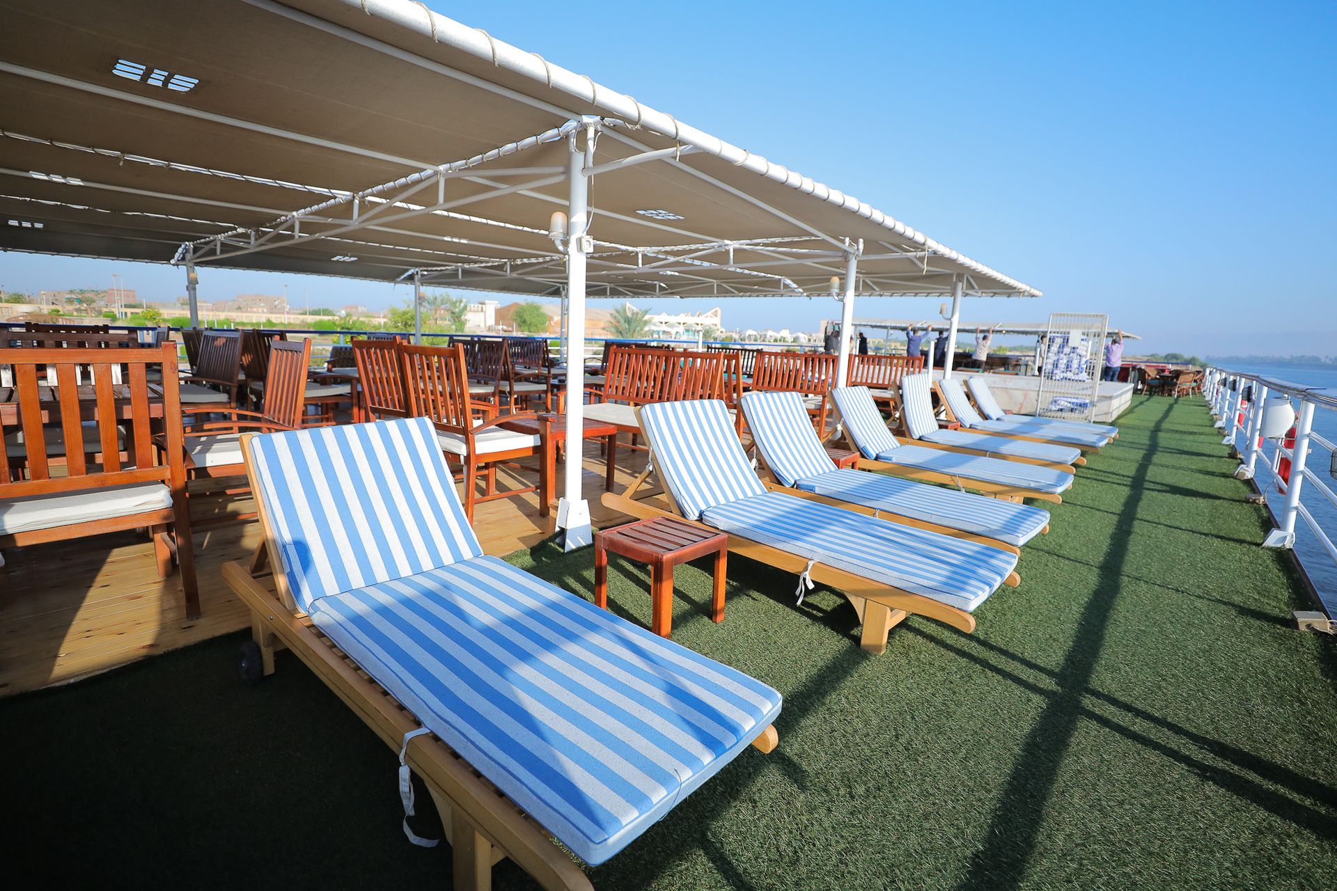 croisière sur le Nil en Egypte, croisières Nil Egypte, voyage Egypte, voyager en Egypte, agence d voyage Egypte agence de voyage Paris, croisière Deluxe Nil, M/S King of Thèbes, Vue Nil, Louxor, Assouan,