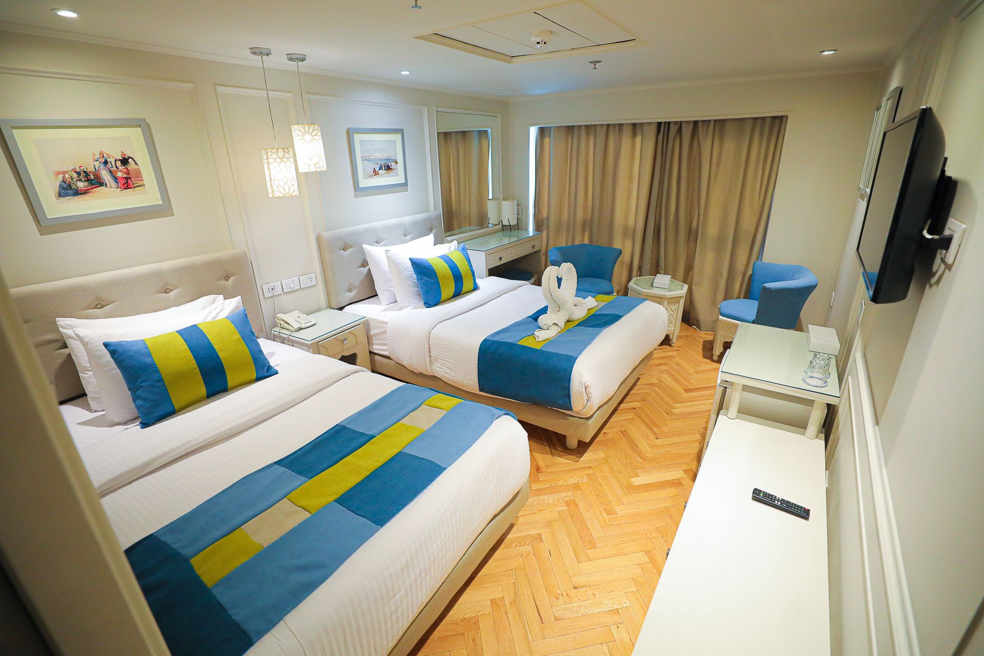 M/S King of Thèbes, croisière sur le Nil Deluxe, croisière sur le Nil en Egypte, séjour Egypte pas cher, agence de voyage Egypte, agence de voyage Paris, Nile Cruise, Egypt, Louxor, Assouan, Voyage egypte tout compris, croisière Deluxe Nil, croisières Egypte, Nile view,