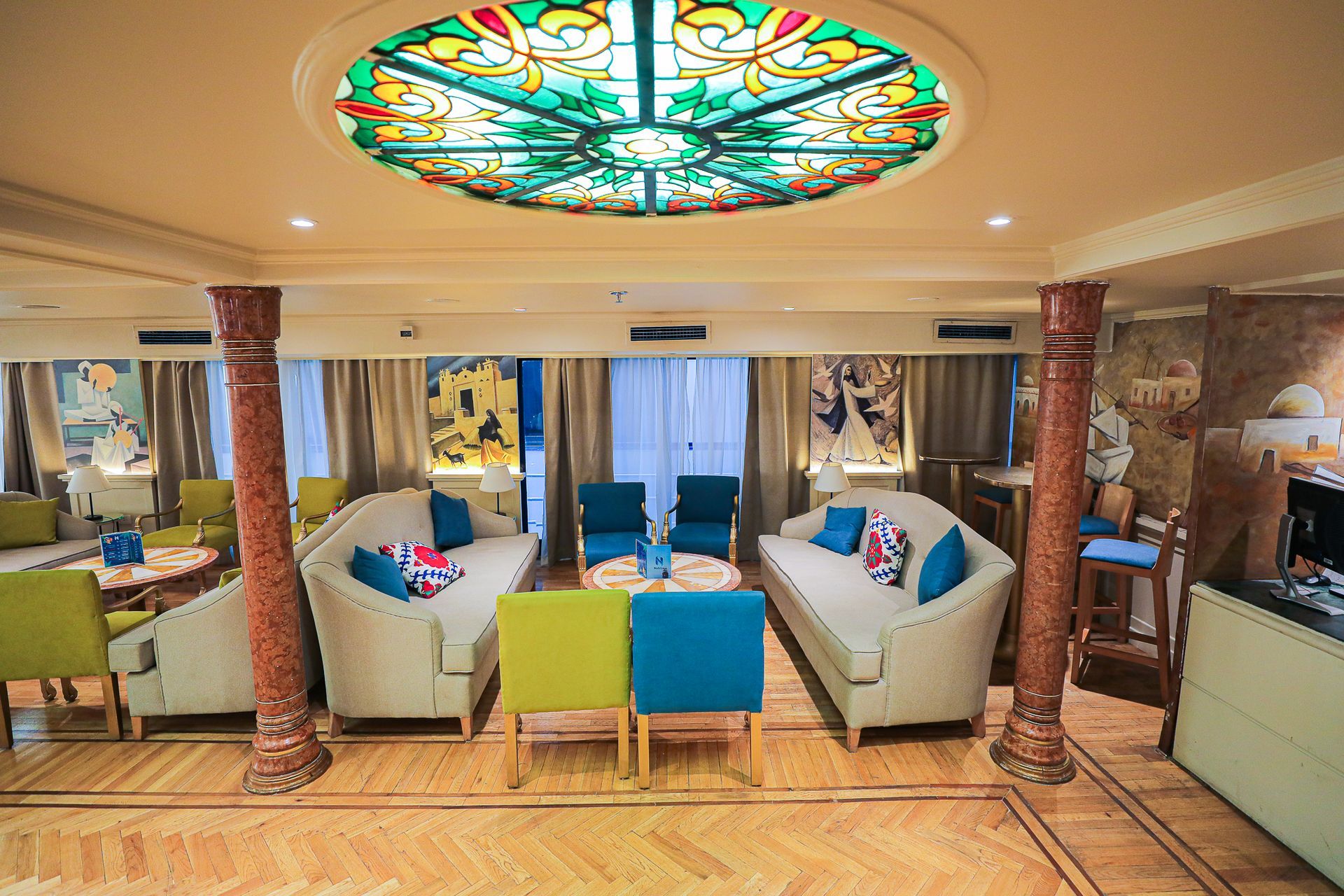 M/S King of Thebes, cruise on the Nil, Travel to Egypt, voyage Egypt, organized Trip on the Nile Egypt, trip package Egypt deluxe, Egypt Nile Cruises, Nile Aviation, Travel agency Egypt, Nile View, Luxor, Aswan,