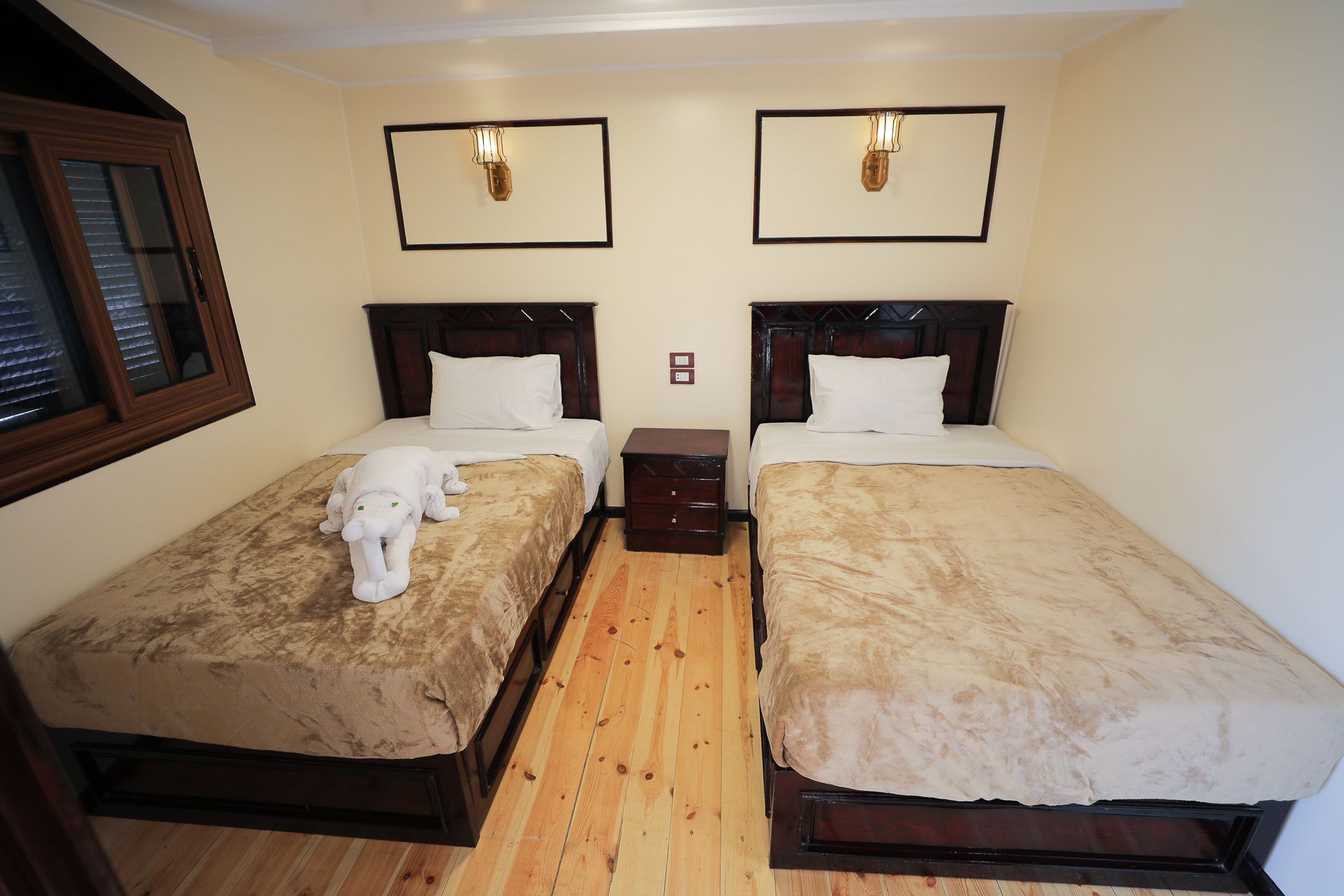 Dahabiya on the Nile, Nile view, cruise deluxe egypt, Egypt Nile Cruises, Nile Aviation, Dahabiya sur le Nil, Dahabiyat, Travel Agency Egypt,