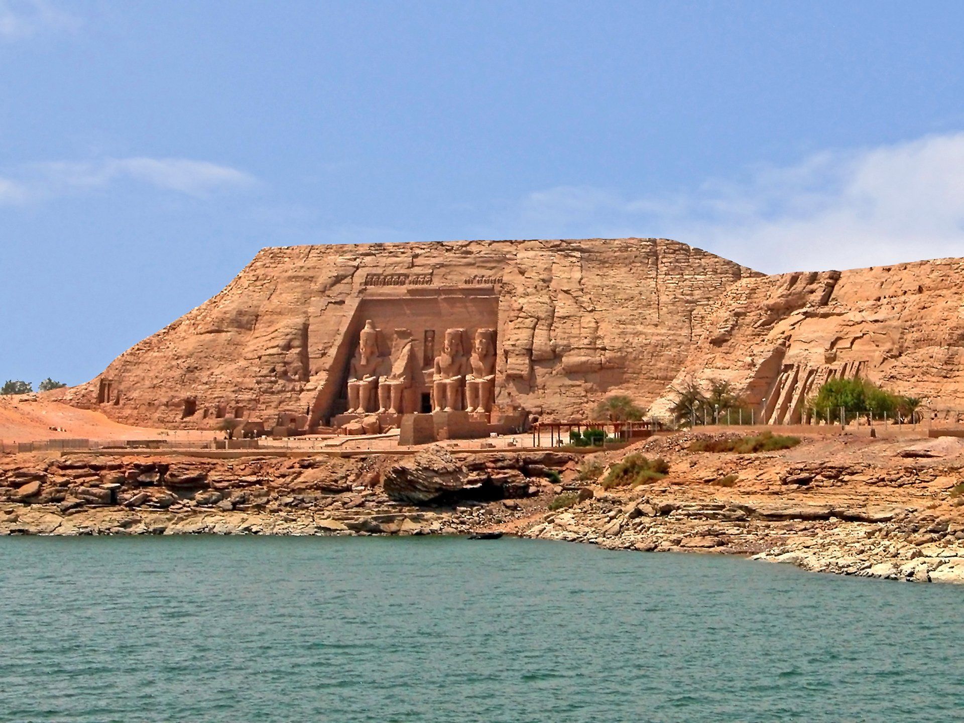 Temple de Abou Simbel, croisière sur le Nil, rives du Nil, felouques sur le Nil, voyage Egypte, bateau croisière Deluxe Nil,
