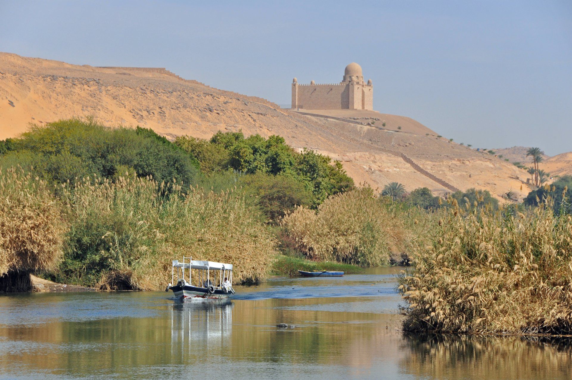 rives du Nil, Felouques sur le Nil, Felouques Assouan, Louxor Egypte,