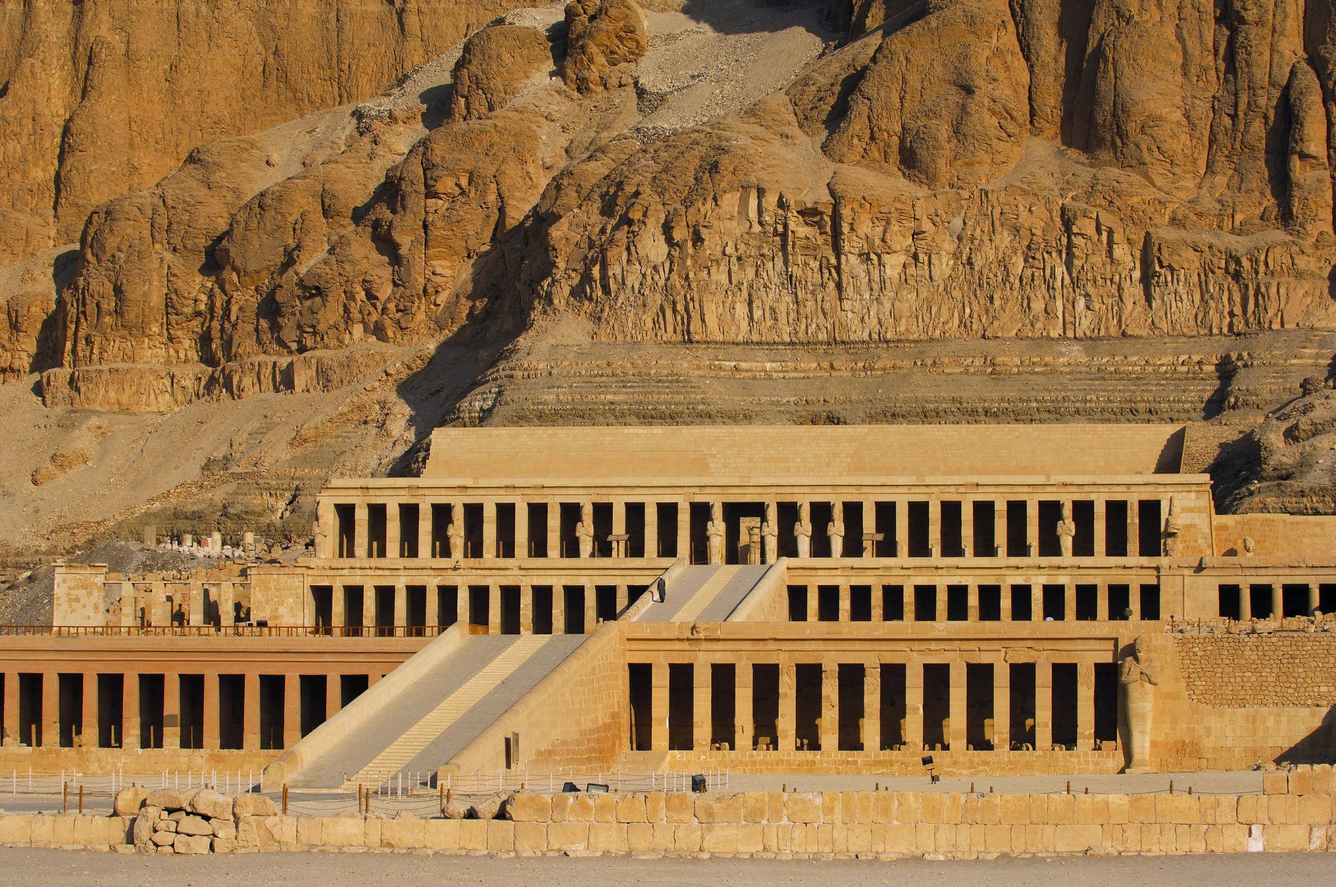 temple de Hatchepsout, Louxor Egypte, Croisière sur le Nil,  bateau croisière Nil,