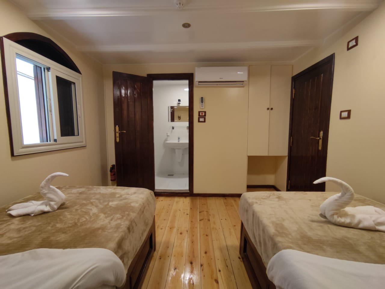 Dahabiayt Queen Tyi III, Dahabiayt, Croisière sur le Nil, Bateau Deluxe Louxor, vue Nil, voyage tout compris Egypte,