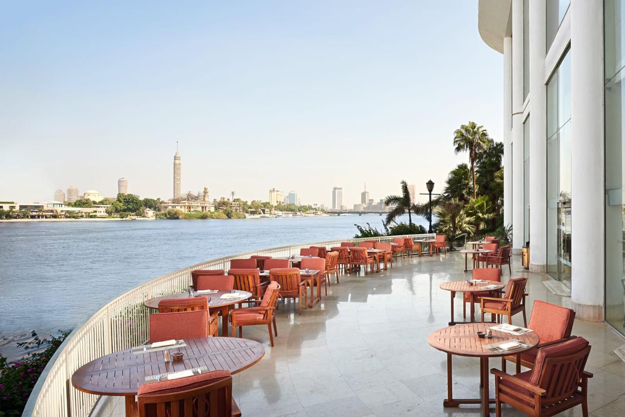 restaurant supérieur, restaurant sur le Nil, Grand Nile Tower, hotel vue Nil, hôtel sur le Nil, hôtel Deluxe Caire, séjour Egypte tout compris,