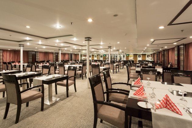 Royal Lily, croisière sur le Nil, Bateau Deluxe croisière, agence de voyage Egypte, agence de voyage Paris, séjour Egypte tout compris, vue Nil, croisières Nil, Bateau Deluxe Louxor,