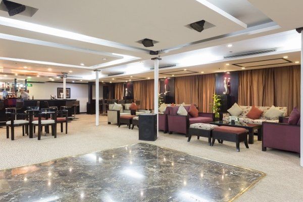 Royal Lily, croisière sur le Nil, Bateau Deluxe croisière, agence de voyage Egypte, agence de voyage Paris, séjour Egypte tout compris, vue Nil, croisières Nil, Bateau Deluxe Louxor,