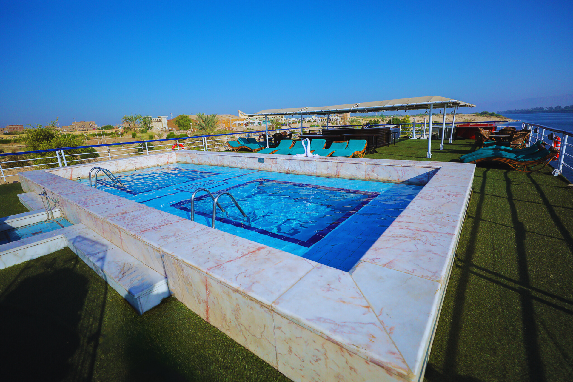 M/S King of Thebes, cruise on the Nil, Travel to Egypt, voyage Egypt, organized Trip on the Nile Egypt, trip package Egypt deluxe, Egypt Nile Cruises, Nile Aviation, Travel agency Egypt, Nile View, Luxor, Aswan,