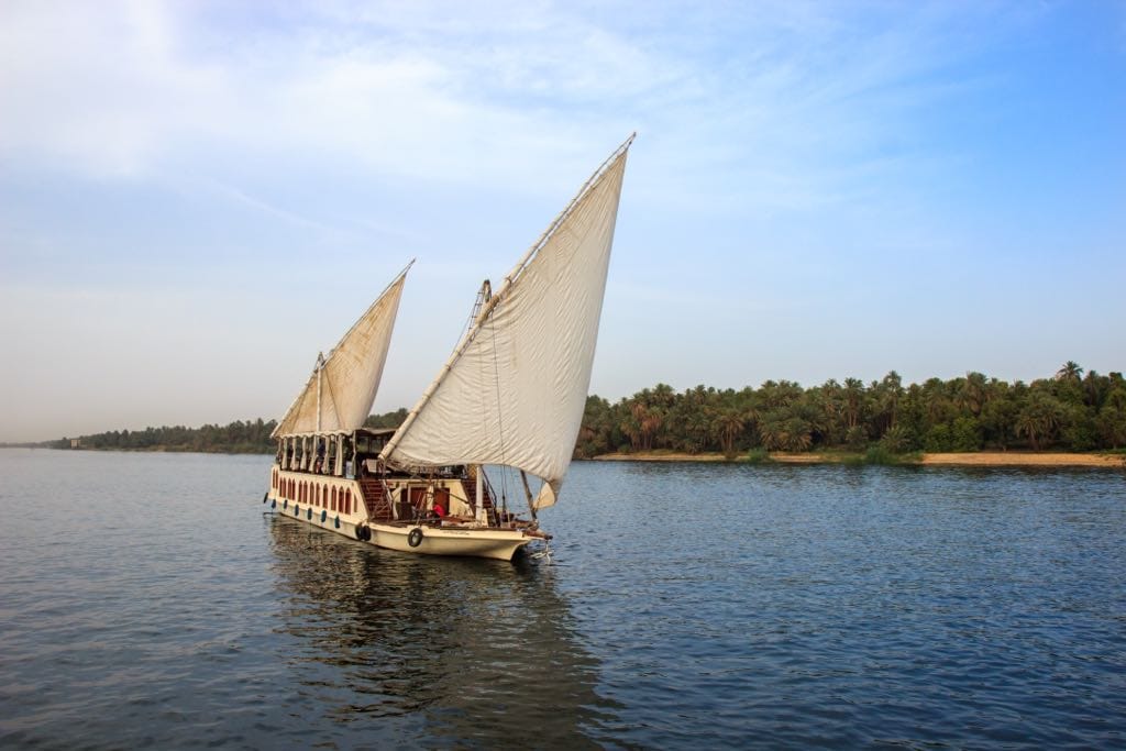 Voyage Egypte, Dahabiya Queen Tyi, Dahabiyat, Terrasse Privée sur le Nil, croisière petit bateau sur le Nil, bateau Deluxe privée Louxor,