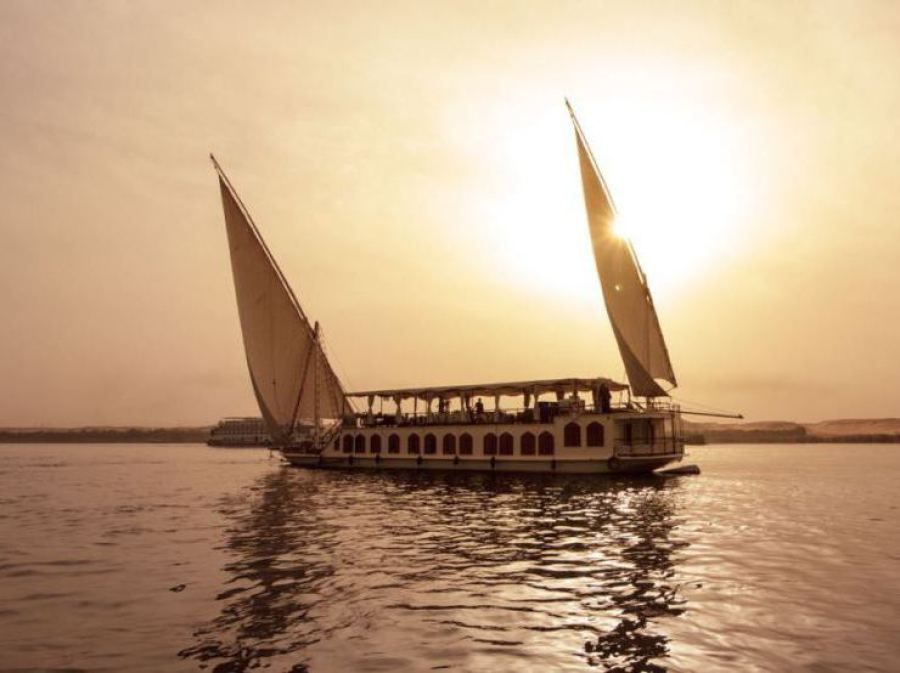 Dahabiya sur le Nil Egypte, Dahabiya Queen Tyi III, Agence de voyage Egypte, Agence de voyage Paris, Croisiere sur le Nil en Dahabiya, Egypt Nile Cruises, Nile Aviation,