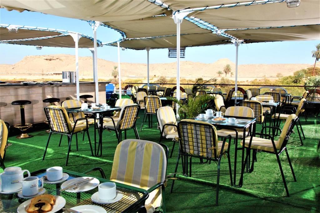 M/S Monarch, pont supérieur, croisière sur le Nil, Bateau croisière Nil, Bateau Deluxe Nil, Voyage Egypte, Séjour Egypte pas cher, croisière Deluxe Louxor,