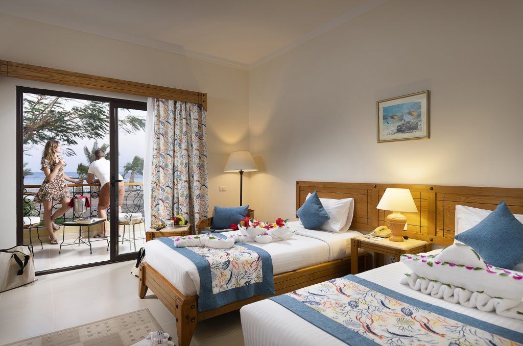 chambre double, Fayrouz Plaza Resort, hôtel Deluxe Hurghada, Hôtel Deluxe mer rouge, agence de voyage Egypte, agence de voyage Paris, voyage pas cher mer rouge,