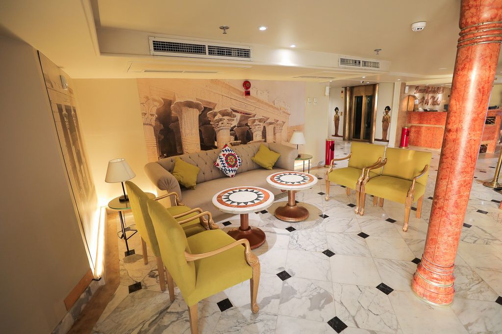 Réception, Lobby, M/S King of Thèbes, croisière sur le Nil Deluxe, croisière sur le Nil en Egypte, séjour Egypte pas cher, agence de voyage Egypte, agence de voyage Paris, Nile Cruise, Egypt, Louxor, Assouan, Voyage egypte tout compris, croisière Deluxe Nil, croisières Egypte, Nile view,
