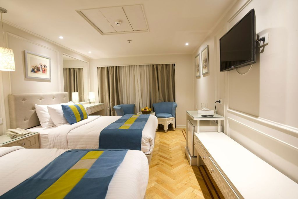 M/S King of Thebes, cruise on the Nil, Travel to Egypt, voyage Egypt, organized Trip on the Nile Egypt, trip package Egypt deluxe, Egypt Nile Cruises, Nile Aviation, Travel agency Egypt, Nile View, Luxor, Aswan,