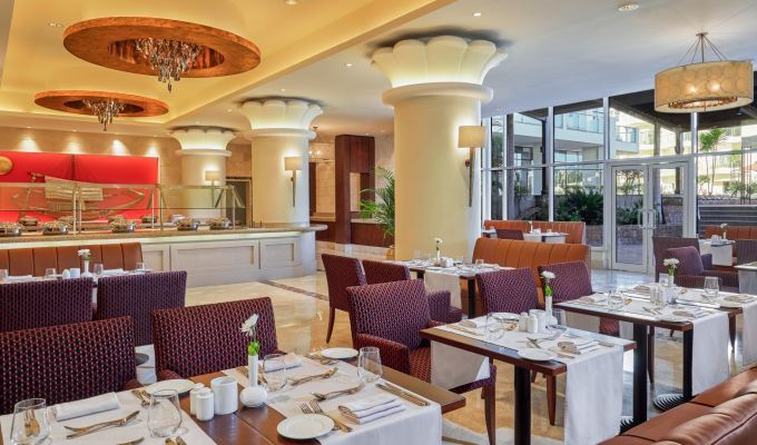 Steigenberger Cairo Pyramids, Hotel deluxe in Cairo, Giza Pyramids View, Travel Agency Egypt, Visit Egypt, Travel Package Egypt All inclusive, In budget package Egypt Deluxe, Voyage Egypt, Trip to Egypt,