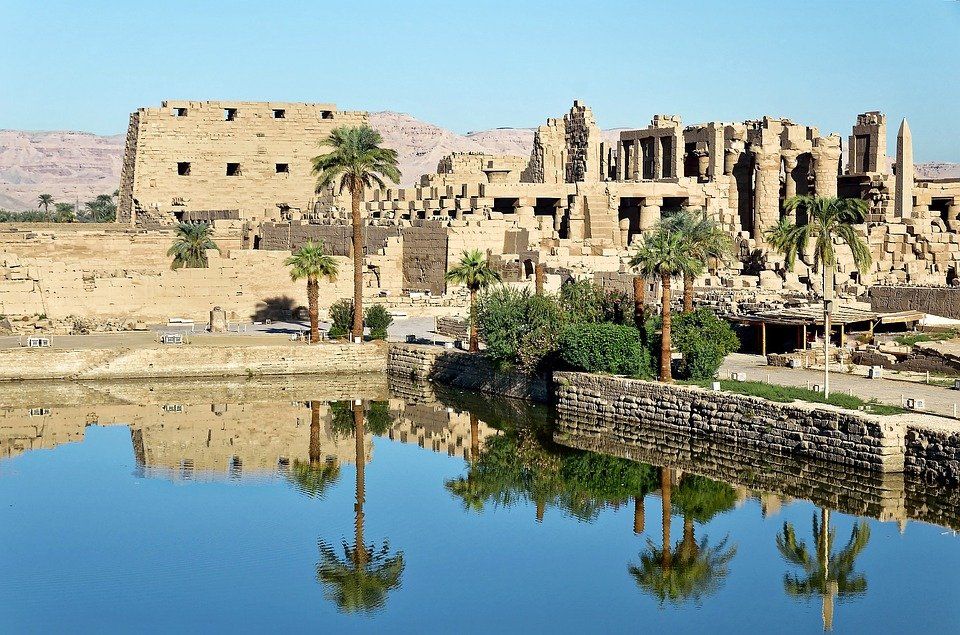 Temple de Karnak,  rives du Nil, felouques sur le Nil, Louxor Egypte, Assouan Egypte, Croisières sur le Nil,