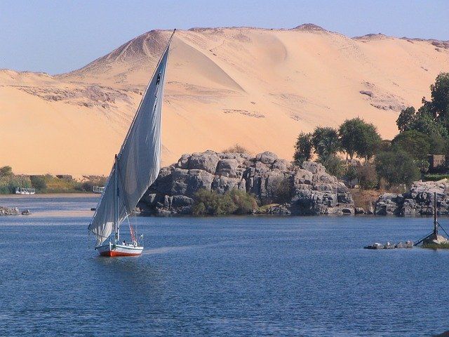 rives du Nil, Felouques sur le Nil, Assouan Egypte,