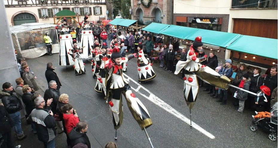 Noël en lumières, chansons, friandises, cadeaux 6