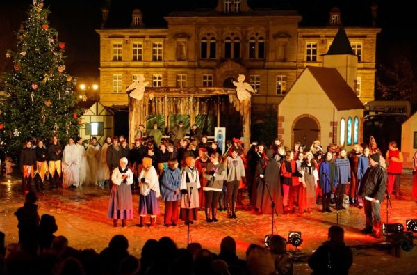 Noël en lumières, chansons, friandises, cadeaux