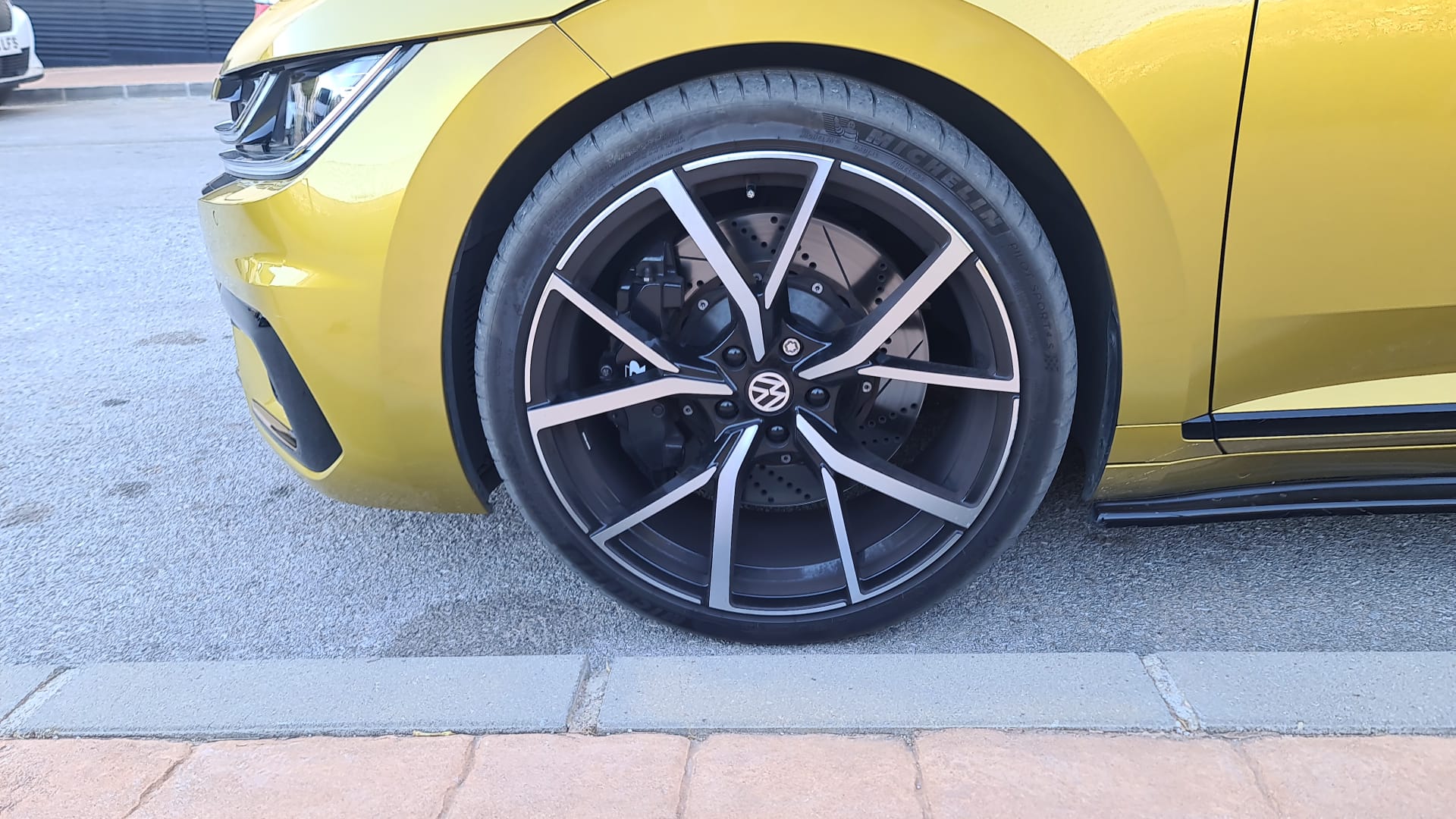 Homologación homologar paragolpes separadores de rueda aletines difusor trasero lips delantero difusor delantero frenos disco de frenos pinzas frenos de disco perforados Homologación homologar paragolpes separadores de rueda aletines difusor trasero lips delantero difusor delantero frenos disco de frenos pinzas frenos de disco perforados