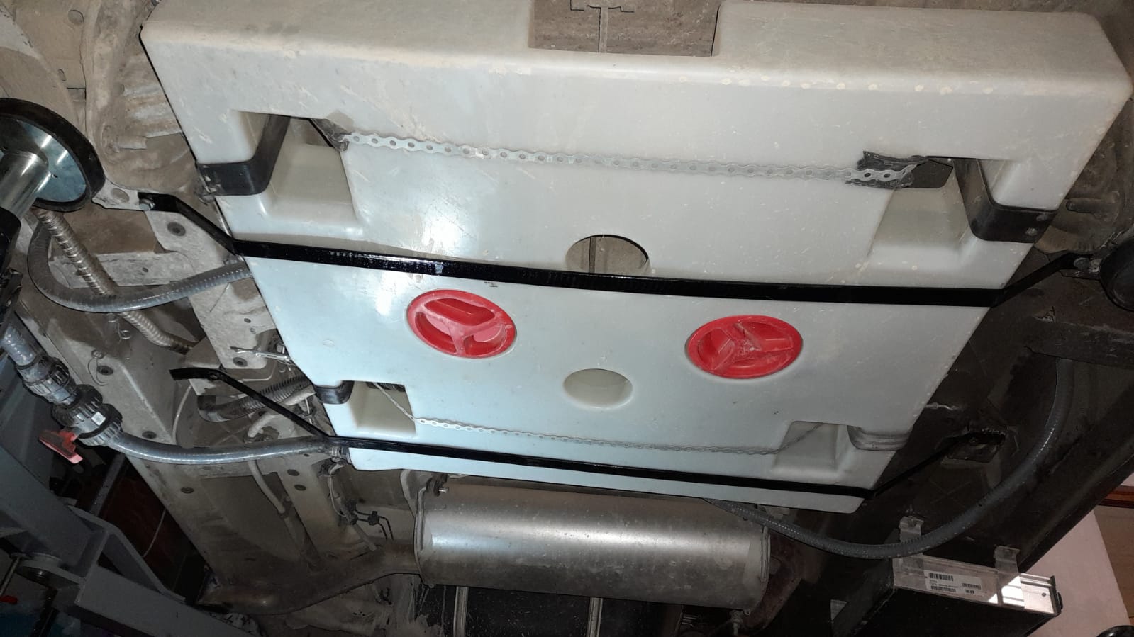 Homologar muelles amortiguadores suspensión 4x4 todoterreno paragolpes defensas cubre carter ruedas neumáticos llantas snorkel faros barra led aletines de rueda estriberas taloneras incremento altura faros largo alcance barra antiempotramiento chapón cubre cárter soporte de rueda repuesto cabrestante Homologar muelles amortiguadores suspensión 4x4 todoterreno paragolpes defensas cubre carter ruedas neumáticos llantas snorkel faros barra led aletines de rueda estriberas taloneras incremento altura faros largo alcance barra antiempotramiento chapón cubre cárter soporte de rueda repuesto cabrestante