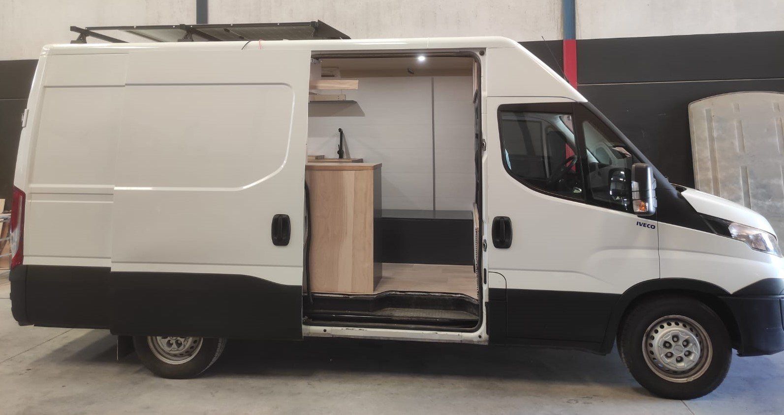 Homologar camperizacion homologacion vehículo vivienda furgon vivienda placa fotovoltaica instalación de mobiliario claraboya ventana deposito en los bajos peldaño eléctrico Homologar camperizacion homologación vehículo vivienda furgon vivienda placa fotovoltaica instalación de mobiliario claraboya ventana deposito en los bajos calefacción estacionaria peldaño eléctrico