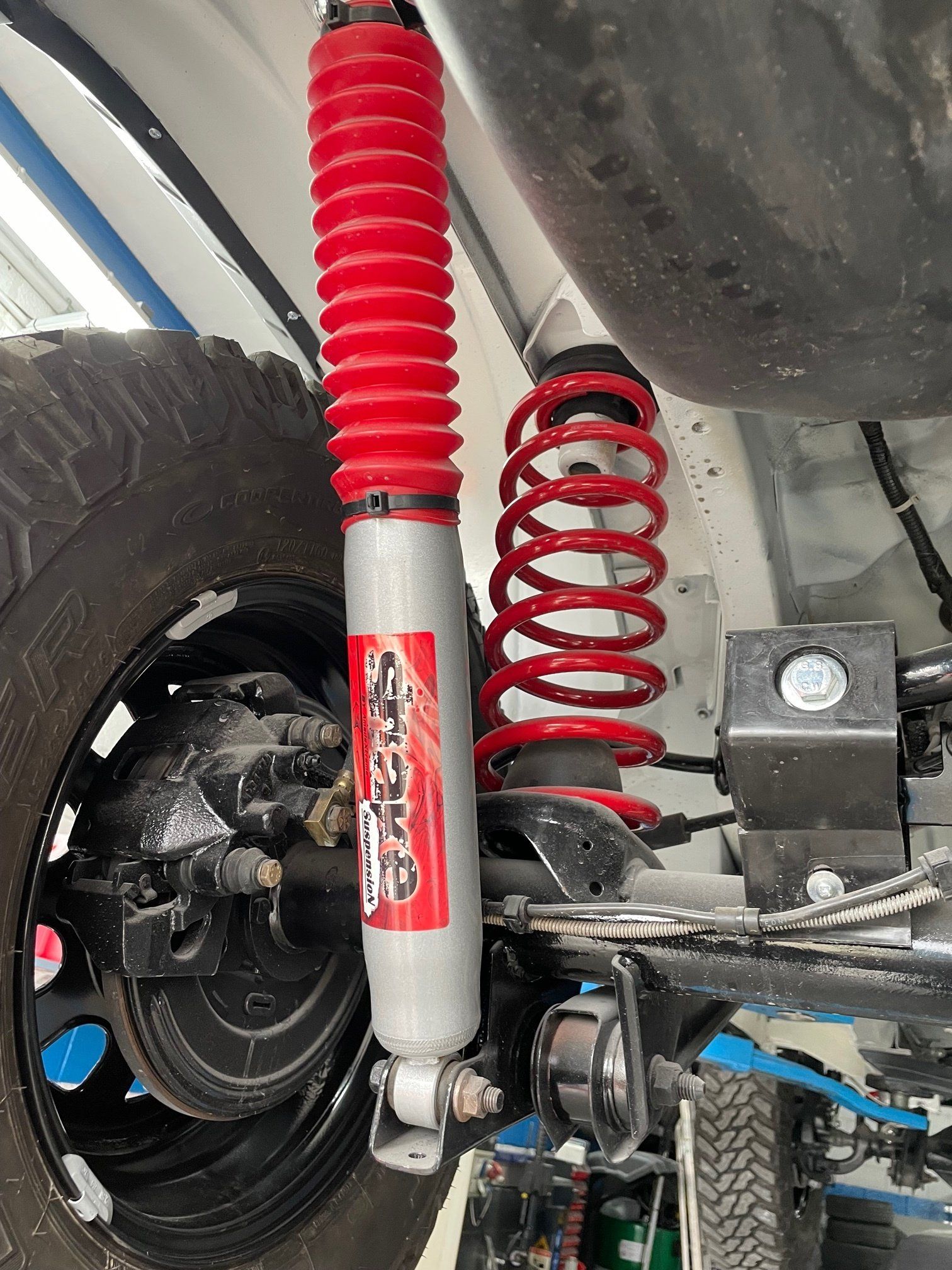 Homologar muelles amortiguadores suspensión 4x4 todoterreno paragolpes defensas cubre carter ruedas neumáticos llantas snorkel faros barra led aletines de rueda estriberas taloneras incremento altura faros largo alcance barra antiempotramiento chapón cubre cárter soporte de rueda repuesto cabrestante baca artesanal Homologar muelles amortiguadores suspensión 4x4 todoterreno paragolpes defensas cubre carter ruedas neumáticos llantas snorkel faros barra led aletines de rueda estriberas taloneras incremento altura faros largo alcance barra antiempotramiento chapón cubre cárter soporte de rueda repuesto cabrestante baca artesanal