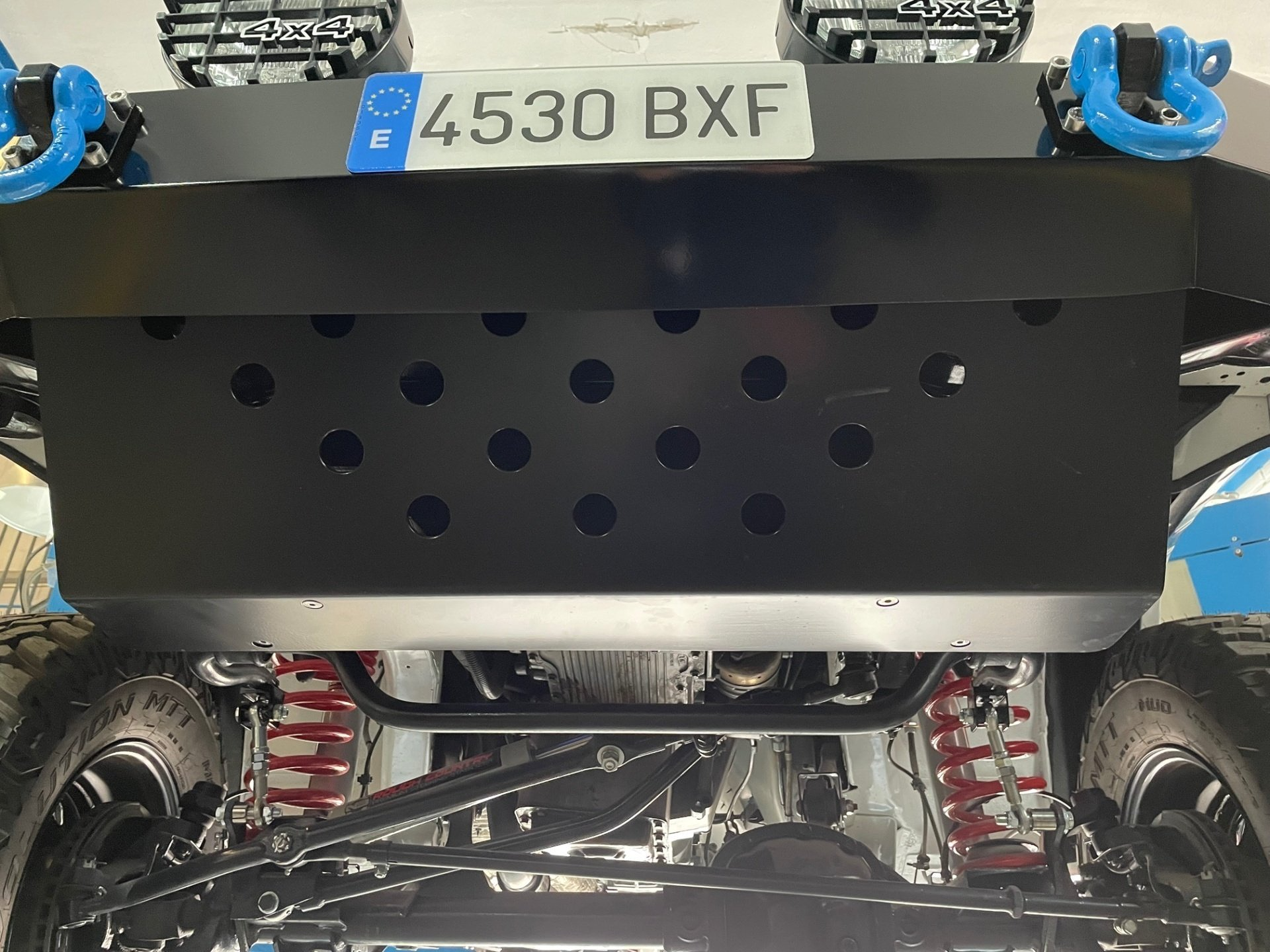 Homologar muelles amortiguadores suspensión 4x4 todoterreno paragolpes defensas cubre carter ruedas neumáticos llantas snorkel faros barra led aletines de rueda estriberas taloneras incremento altura faros largo alcance barra antiempotramiento chapón cubre cárter soporte de rueda repuesto cabrestante baca artesanal Homologar muelles amortiguadores suspensión 4x4 todoterreno paragolpes defensas cubre carter ruedas neumáticos llantas snorkel faros barra led aletines de rueda estriberas taloneras incremento altura faros largo alcance barra antiempotramiento chapón cubre cárter soporte de rueda repuesto cabrestante baca artesanal