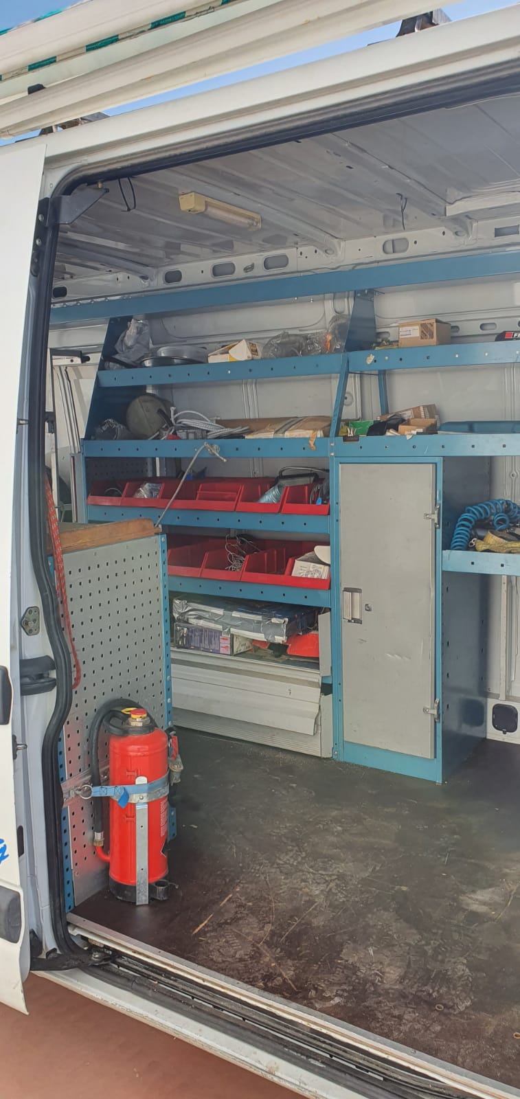 homologar kit de carrocería homologar paragolpes estanterías interiores placa fotovoltaica neumáticos llantas soporte de rueda de repuesto baca artesanal faros muelles suspensión neumática amortiguadores claraboyas placa solar homologación furgón taller homologar kit de carrocería homologar paragolpes estanterías interiores placa fotovoltaica neumáticos llantas soporte de rueda de repuesto baca artesanal faros muelles suspensión neumática amortiguadores claraboyas placa solar homologación furgón taller