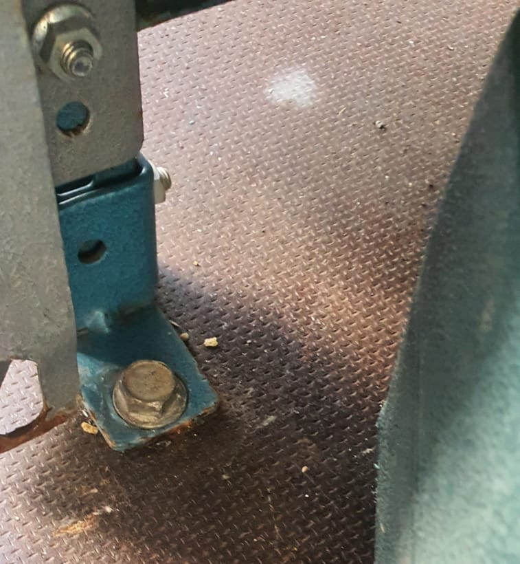 homologar kit de carrocería homologar paragolpes estanterías interiores placa fotovoltaica neumáticos llantas soporte de rueda de repuesto baca artesanal faros muelles suspensión neumática amortiguadores claraboyas placa solar homologación furgón taller homologar kit de carrocería homologar paragolpes estanterías interiores placa fotovoltaica neumáticos llantas soporte de rueda de repuesto baca artesanal faros muelles suspensión neumática amortiguadores claraboyas placa solar homologación furgón taller