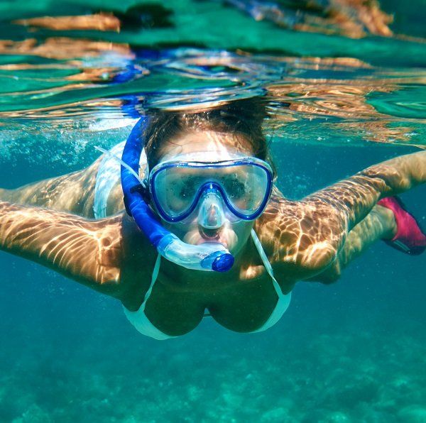 practicar buceo, apnea y snorkeling es una de las actividades que podrás realizar con los barcos de alquiler de Porto senso