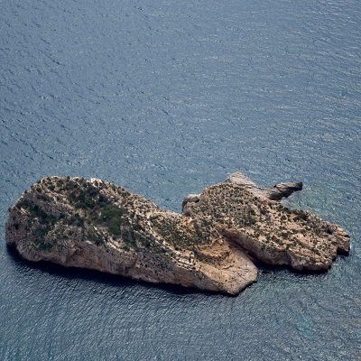 Alquiler barcos en Altea con o sin licencia y visita  la isla Mitjana / isla Mediana