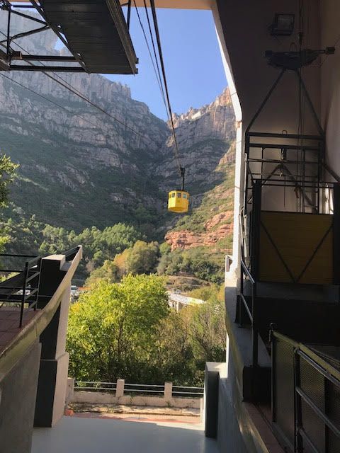 Tour Montserrat, Aeri