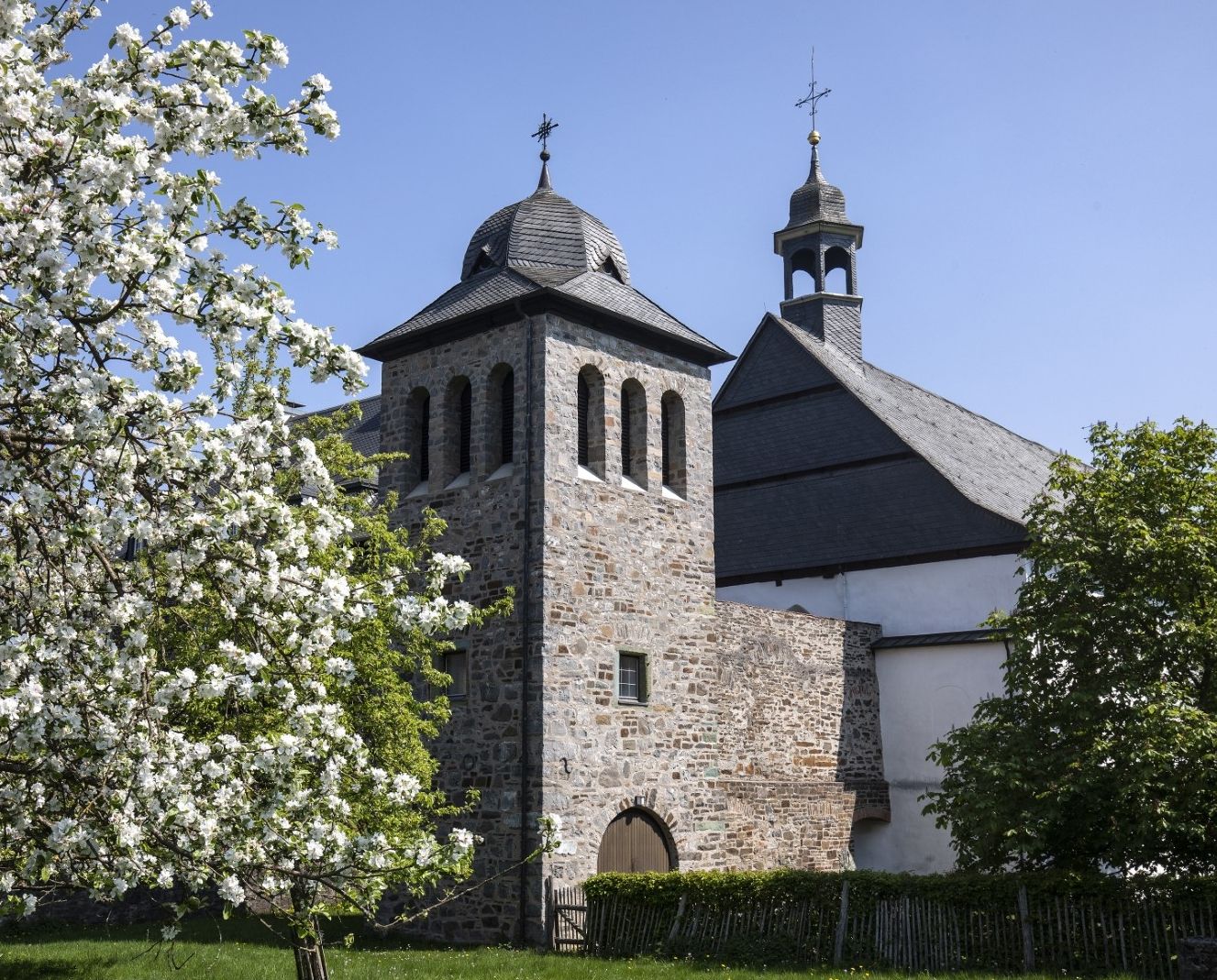 Archivturm im Mai 2022 (Foto: Ottersbach)