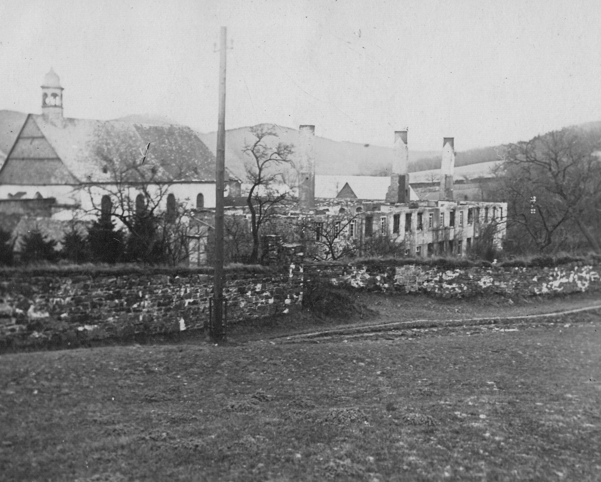 Abgebrannter Südflügel, Straße Am Alten Kloster Abgebrannter Südflügel, Straße Am Alten Kloster