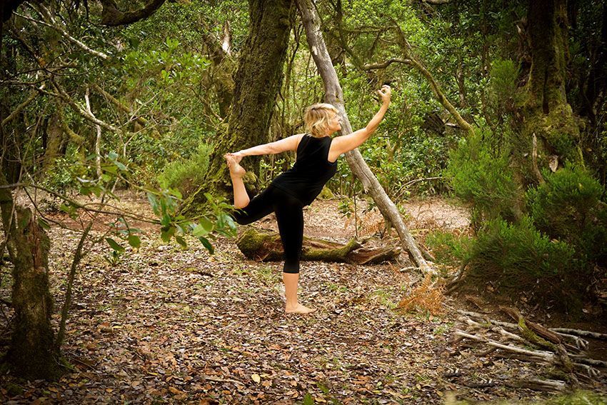 Susanne Escher beim Yoga auf La Gomera
